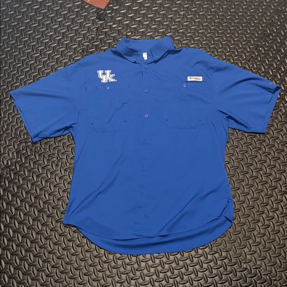 Columbia PFG Performance Fishing Shirt – UK Wildcats – Men’s Medium